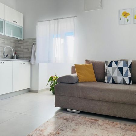 Apartment Erika - For 2 Near The Beach Pula Bagian luar foto